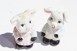 Ceramic Mr. & Mrs. Piggy Salt/Pepper Shaker Set