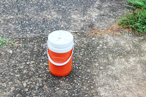 Vintage Half-Gallon Rubbermaid Double Insulated Cooler/Beverage Container