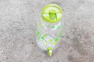 1 Gallon Clear Plastic Spigot Beverage Dispenser