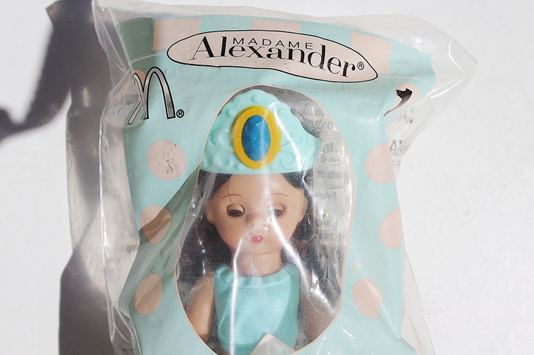 2003 Madame Alexander McDonalds Happy Meal Collectors Doll #1