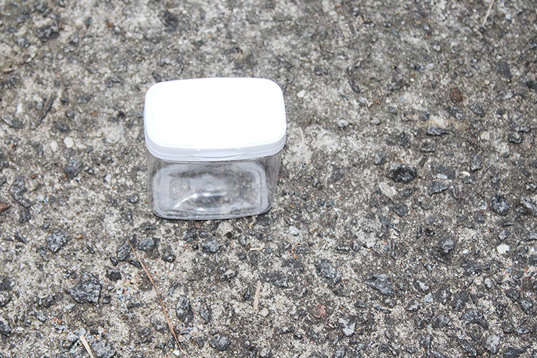 32oz Sprinkle/Pour White Cap Spice Container