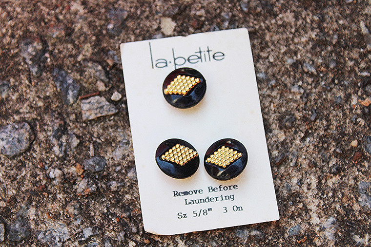 Vintage 1990s La Petite 5/8" Rhombus Shape Black & Gold Inset Button