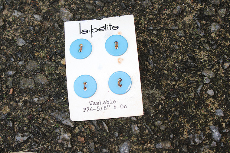 Vintage La Petite Aqua 5/8" Button #P24