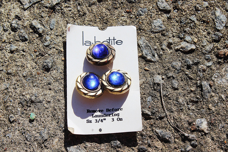 Vintage La Petite Cobalt Blue 3/4" Dome Button