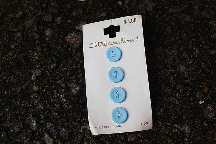 Vintage 1990s Streamline 1/2" Round Sky-Blue Buttons