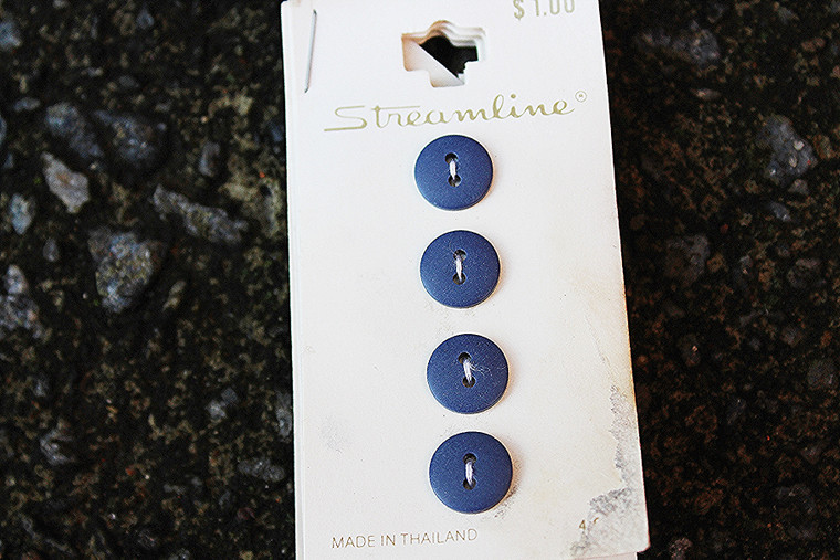 Vintage 1990s Streamline 1/2" Flat Navy-Blue Buttons