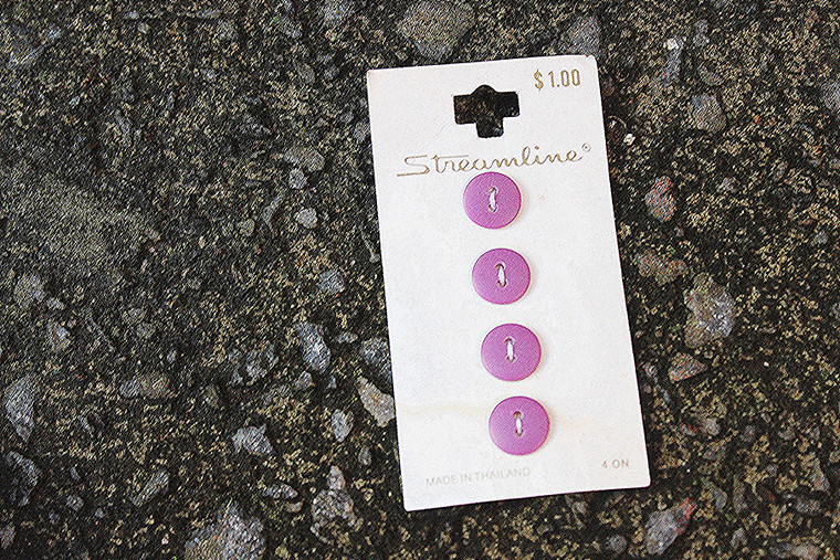 Vintage 1990s Streamline 1/2" Flat Purple Buttons