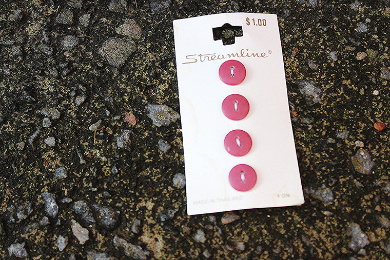 Vintage 1990s Streamline 3/8" Brick Red Flat Buttons