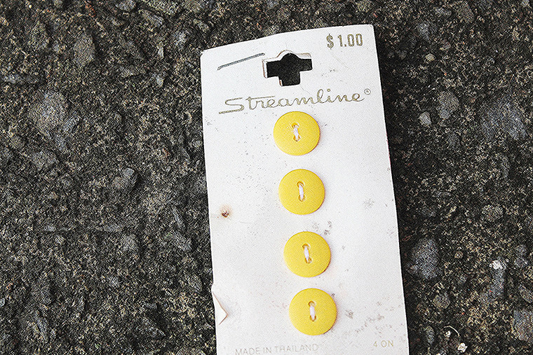 Vintage 1990s Streamline 3/8" Flat Bright Yellow Buttons