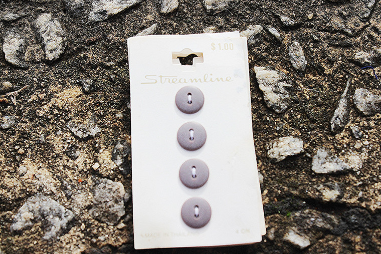 Vintage 1990s Streamline 3/8" Taupe Brown Buttons