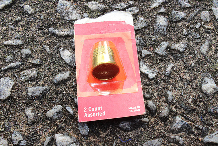 Vintage 1985 Dritz Nickel Plated Thimble