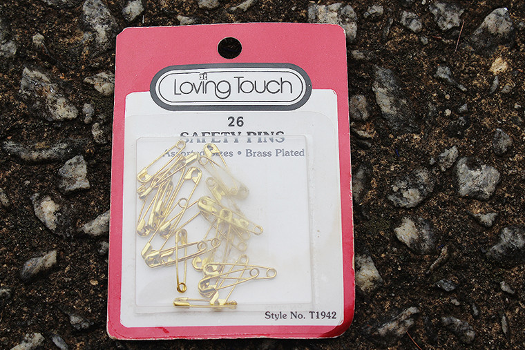 Vintage 1990s Loving Touch Assorted 26 Brass Plated Safety Pins