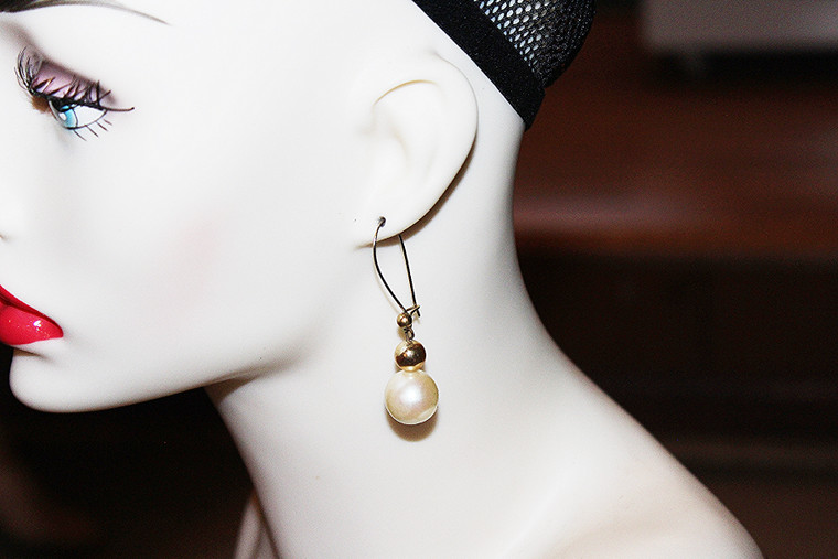 Vintage Monet Faux Pearl Drop Pierce Earrings