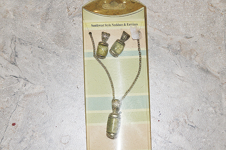 Vitage Southwest Style Translucent Sage Necklace & Earring Set