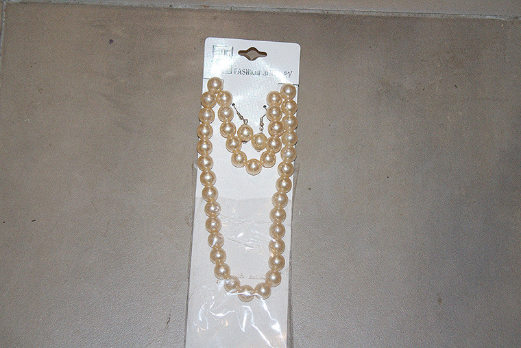 Vintage Plus One Collection Shimmering Faux Ivory Pearls Necklace, Earring & Bracelet Set