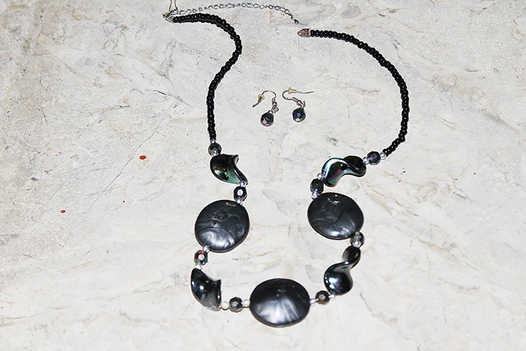 Vintage Beautiful Iridescent Assorted Beads Necklace & Earring Set