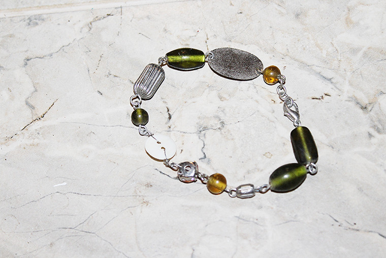 Vintage Button/Metal/Beads Bracelet