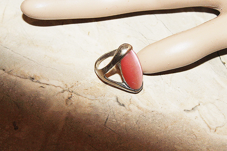 Vintage Mauve Ellipse Silver Metal Ring