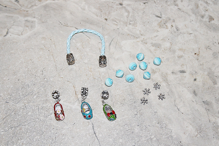 Vintage Metal Shoes & Beads DIY Bracelet