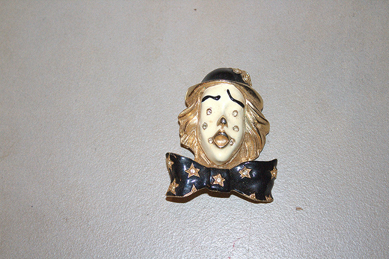 Vintage Gold Metal Bow Tie Clown Brooch