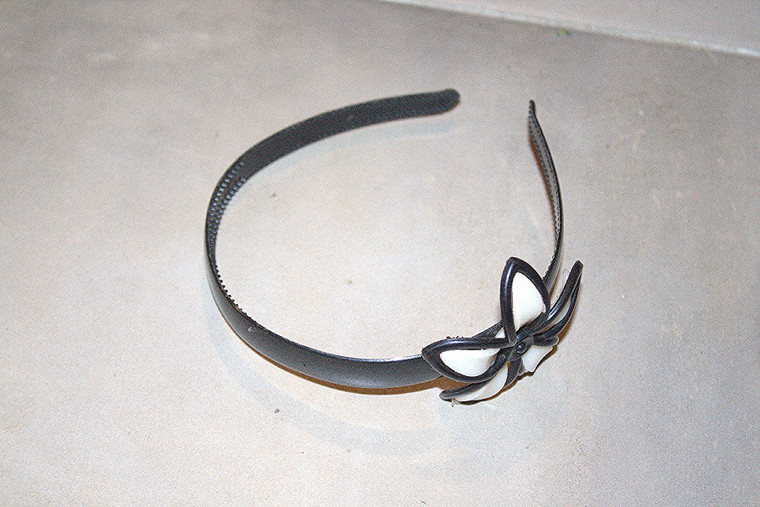 Vintage Black & White Floral Plastic Headband