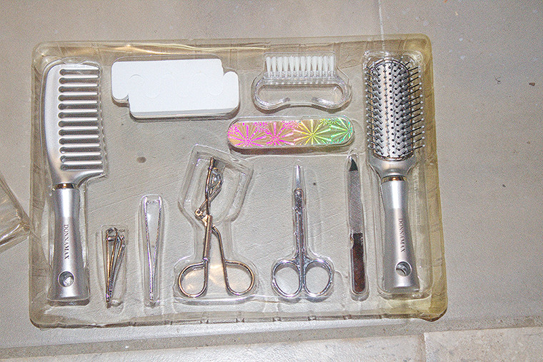 Post Vintage Domonique Self-Care Assorted Hair/Eyelid/Nail 10-Pc. Collection Kit