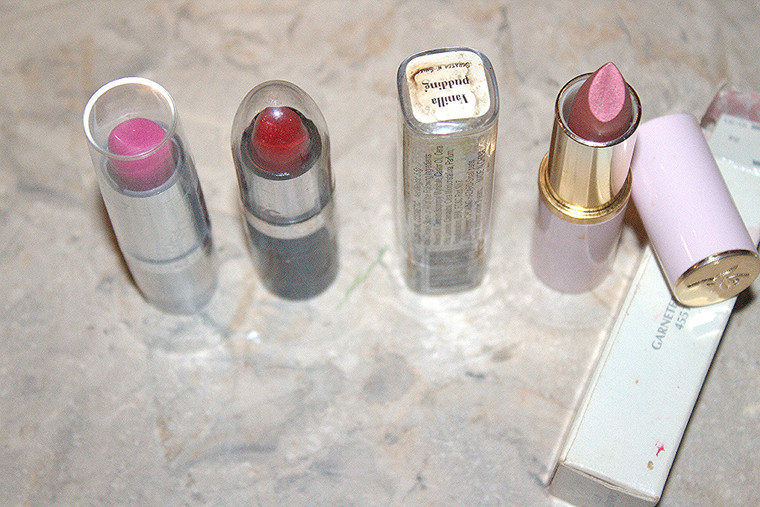 4-Pc Mary Kay/Vanilla Pudding/NYC/Wet & Wild Lipsticks