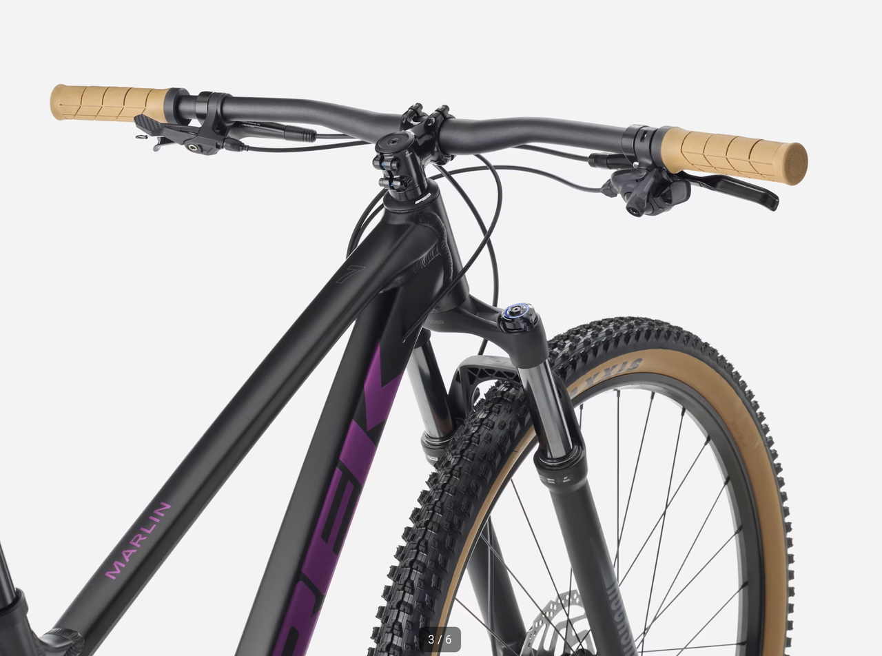 Trek 2027 Marlin 7 Gen 3  Matte Dark Web/Clear Gloss