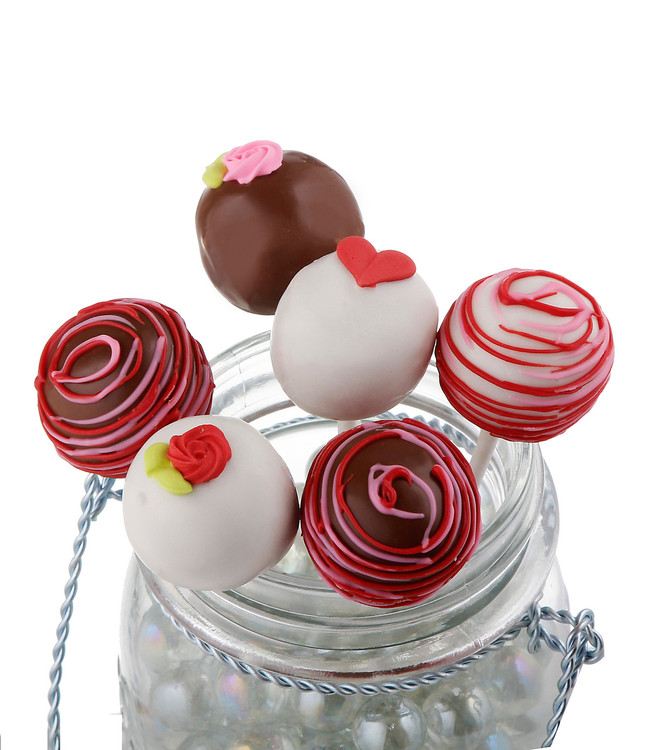 Hearts and Roses cake pops, perfect for Valentine's Day!