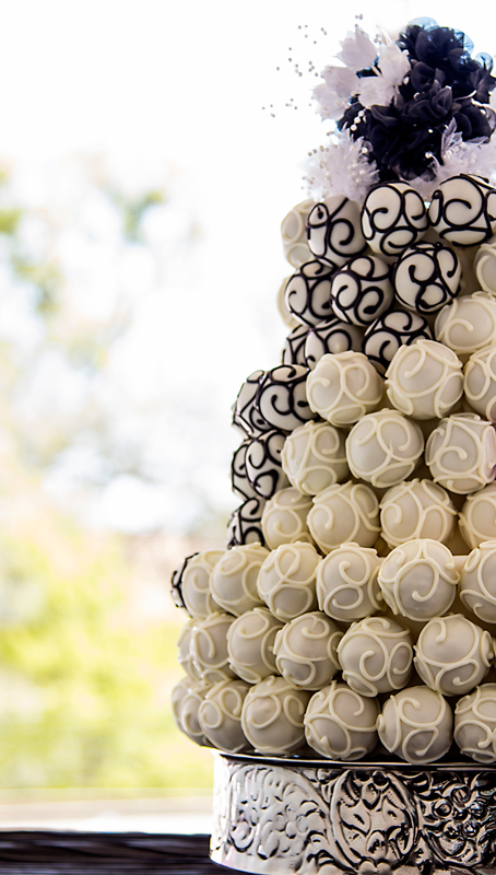 black and white swirl wedding cake