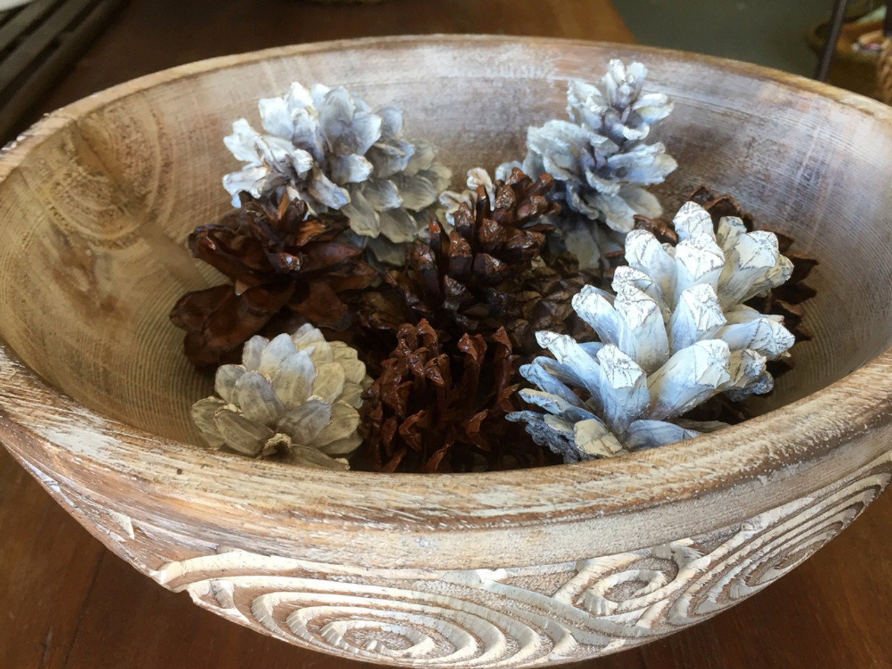 Christmas table decor decorative natural brown pine cones
Also comes in white sku 50266