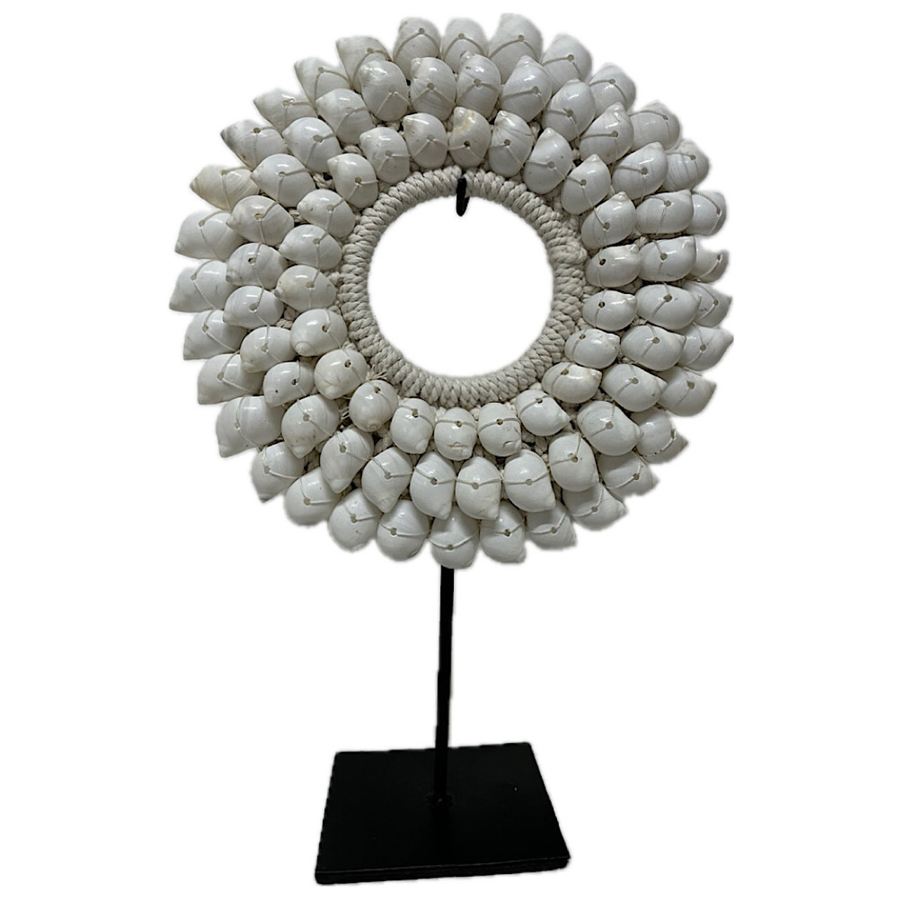 Home Decor white button shell  necklace on metal stand
35cm x 25cm