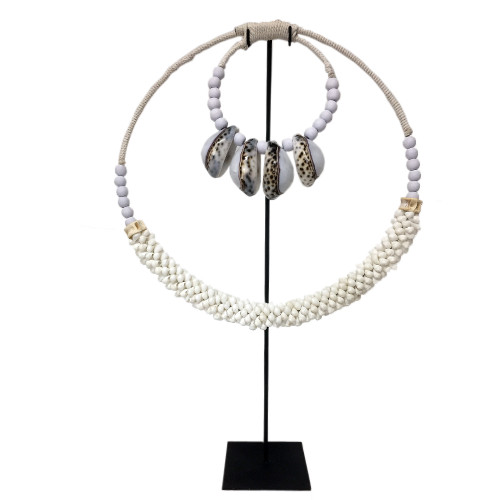 Home Decor shell necklace  on metal stand
40cm x 60cm