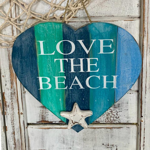 BEACH HOUSE  Home Decor  Wall Art Love the beach Heart
Slat Wood & Rope
30cm x 30cm