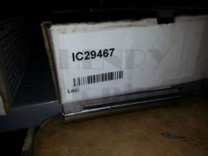 Genuine Case Ingersol   SPINDLE - CENTER   part#   C29467
