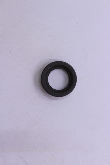 Genuine Tecumseh   RETAINER  Part# 33843