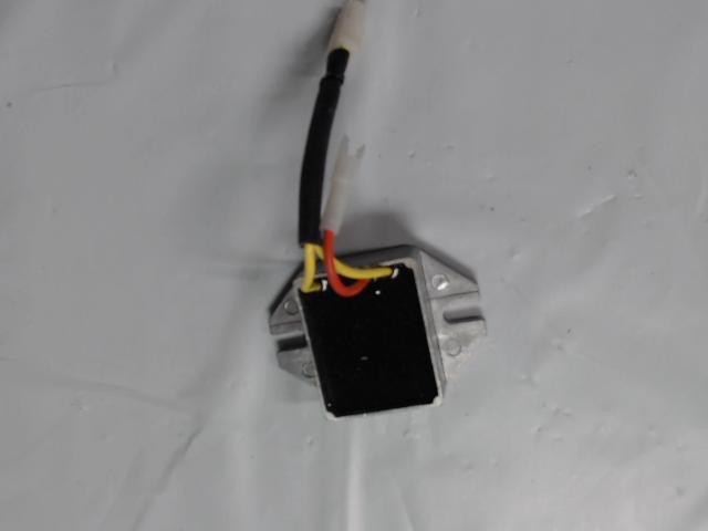 Genuine OEM Briggs & Stratton REGULATOR Part# 593490