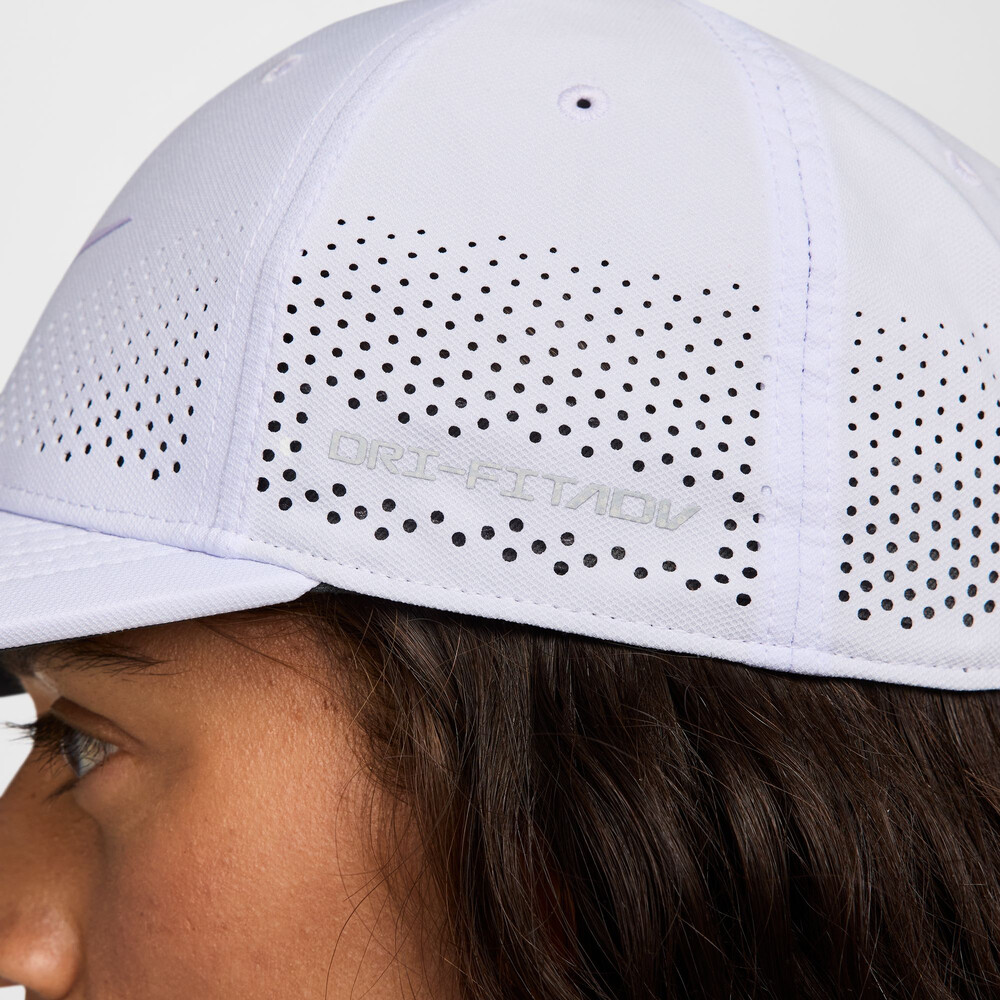 Nike Dri-FIT Advantage Club Swoosh Cap