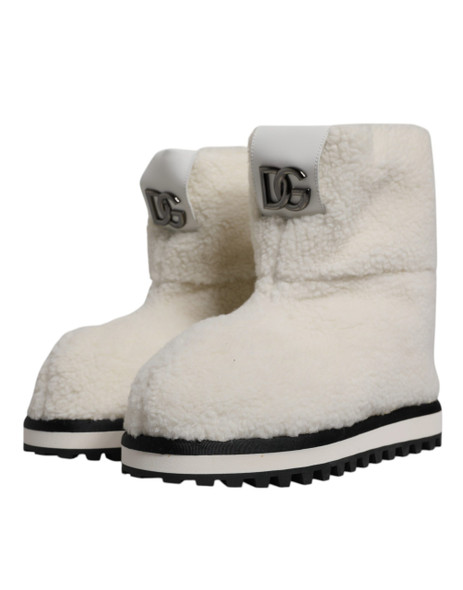 White Plush Logo Padded Mid Calf Boots Shoes White Plush Logo Padded Mid Calf Boots Shoes