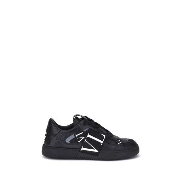 Low-Top Sneakers Low-Top Sneakers