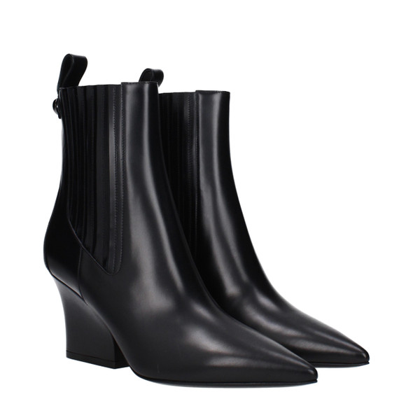 Valentino Garavani Black Leather Ankle Boots VA9496736760073BT Valentino Garavani Black Leather Ankle Boots VA9496736760073BT