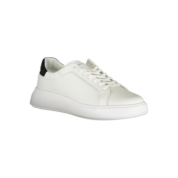 Sleek White Sneakers with Contrast Accents Sleek White Sneakers with Contrast Accents