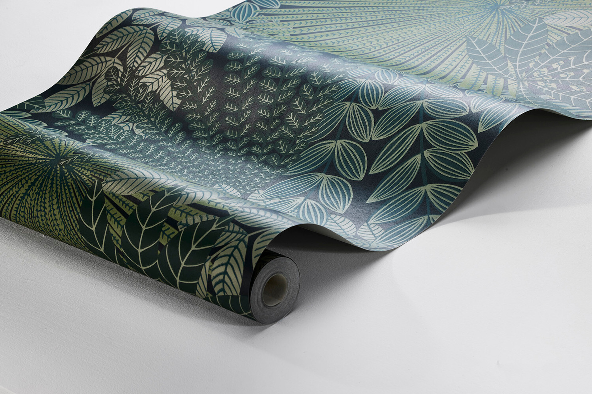 Dense Exotic Fan Leaf Black Green Non Woven Wallpaper | Borastapeter