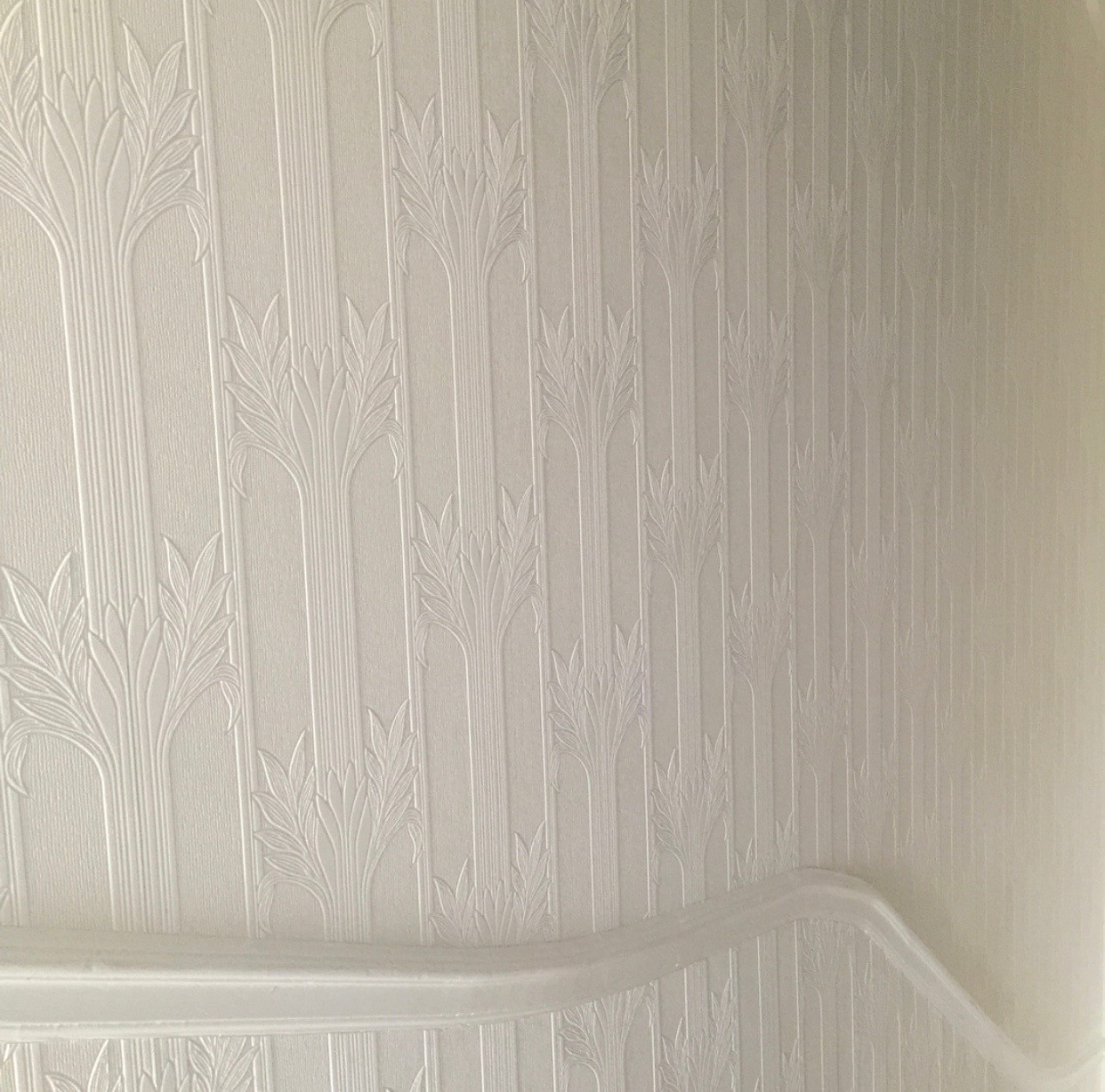 Anaglypta Wildacre Leaf Paintable Embossed Wallpaper