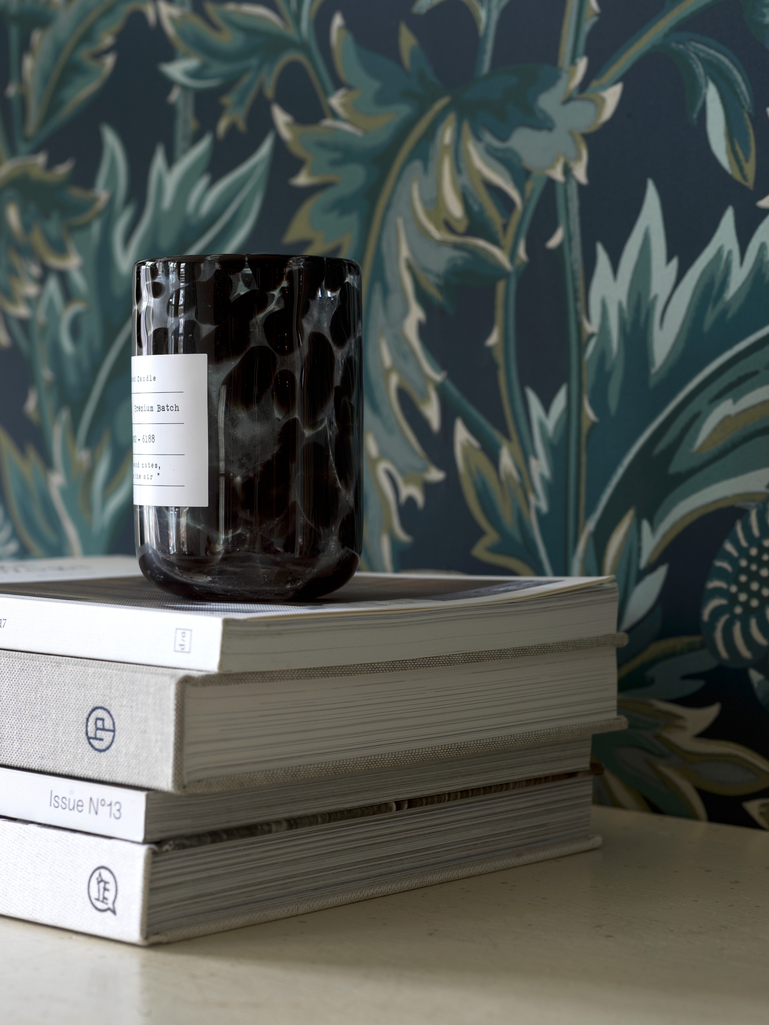 Large Scale Leaves Blue Green Non Woven Wallpaper | Borastapeter