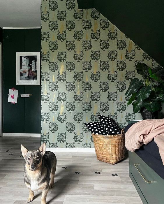 Tiger Head Motif Green Wallpaper | Lisa Bengtsson Coco Tiger