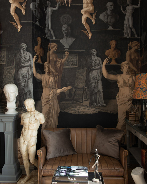 Statuary Chamber - Black / Taupe