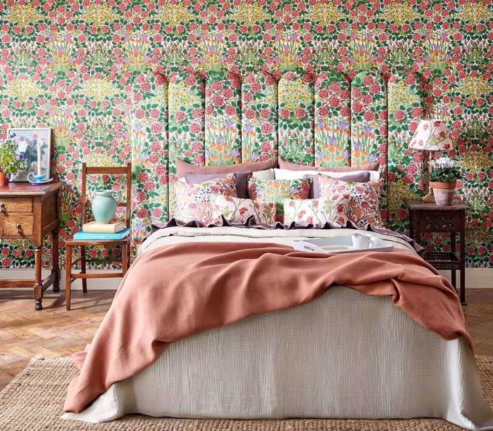 Campanula - Sunburst / Ebony Campanula - Sunburst / Ebony