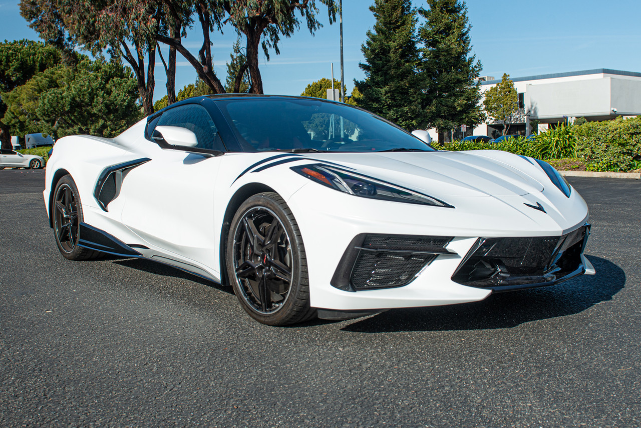 EOS 3VM Side Skirts, Gloss Black