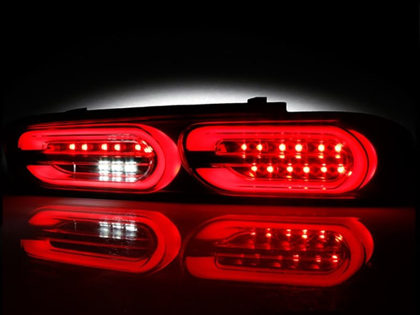 Spyder Sequential LED Tail Lights, Clear Lens and Black Housing :: 2016-2018 Camaro RS w/o Factory Halogens